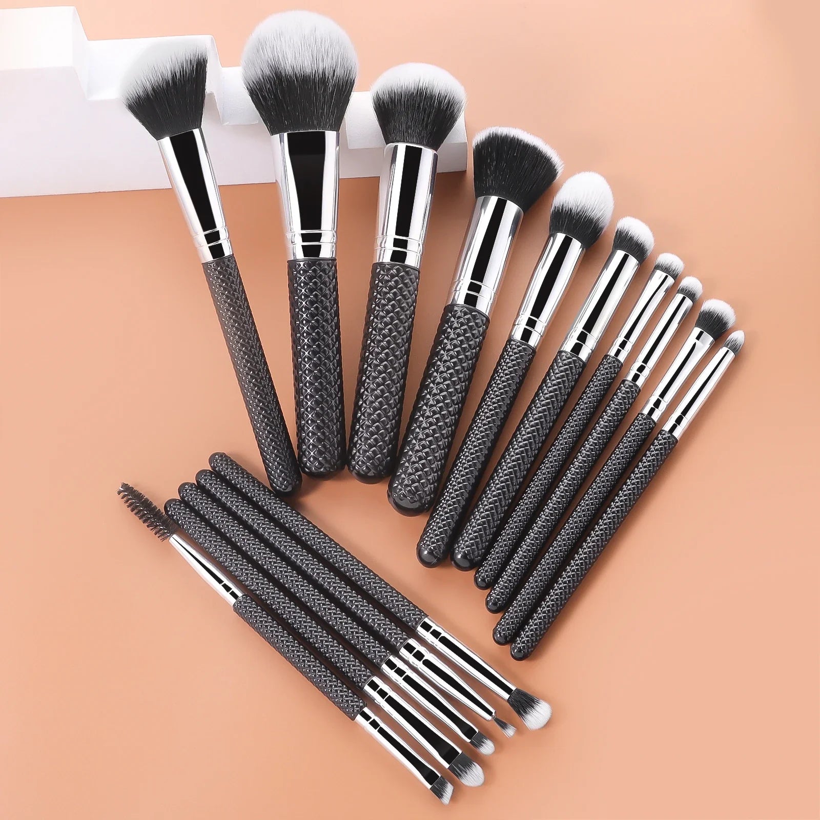 15 piece set of thread brush handle design makeup brush powder blusher contour brush eye shadow brush set professional makeup to