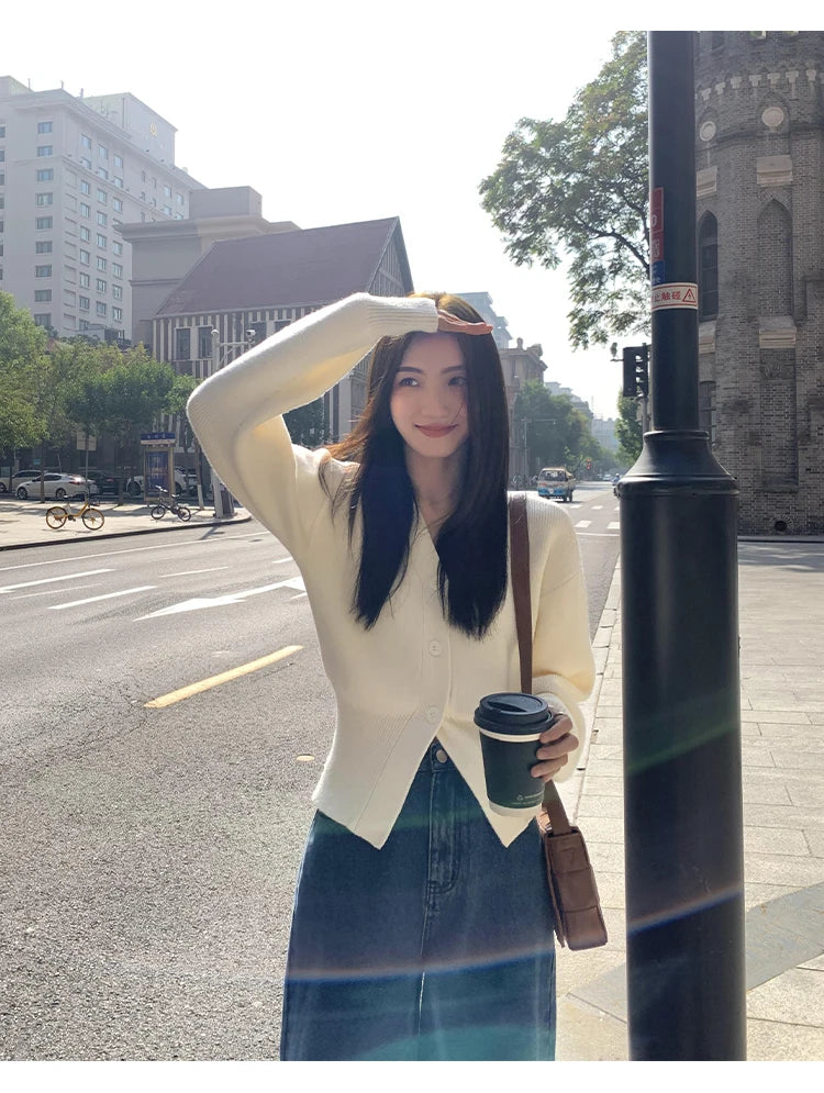 AOSSVIAO Knitted Casual Cardigan 2025 Autumn Winter Elegance Solid Color V-neck Sweater Unique and Niche Slim Fit Tops