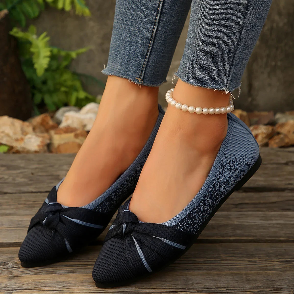 2025 Spring Autumn Pointed Bow Flat Shoes Women's Fashion Lightweight Comfortable Casual Shoes  Large Size Women Loafers