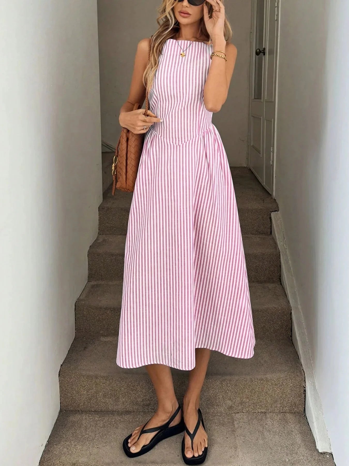 2025 new slimming summer fresh vertical striped sleeveless dress with elegant temperament