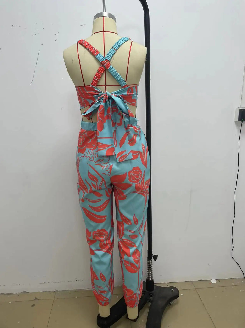 Elegant Women's jumpsuit 2024 Summer Fashion Strap Hollow Sexy Off waist Printed jumpsuit