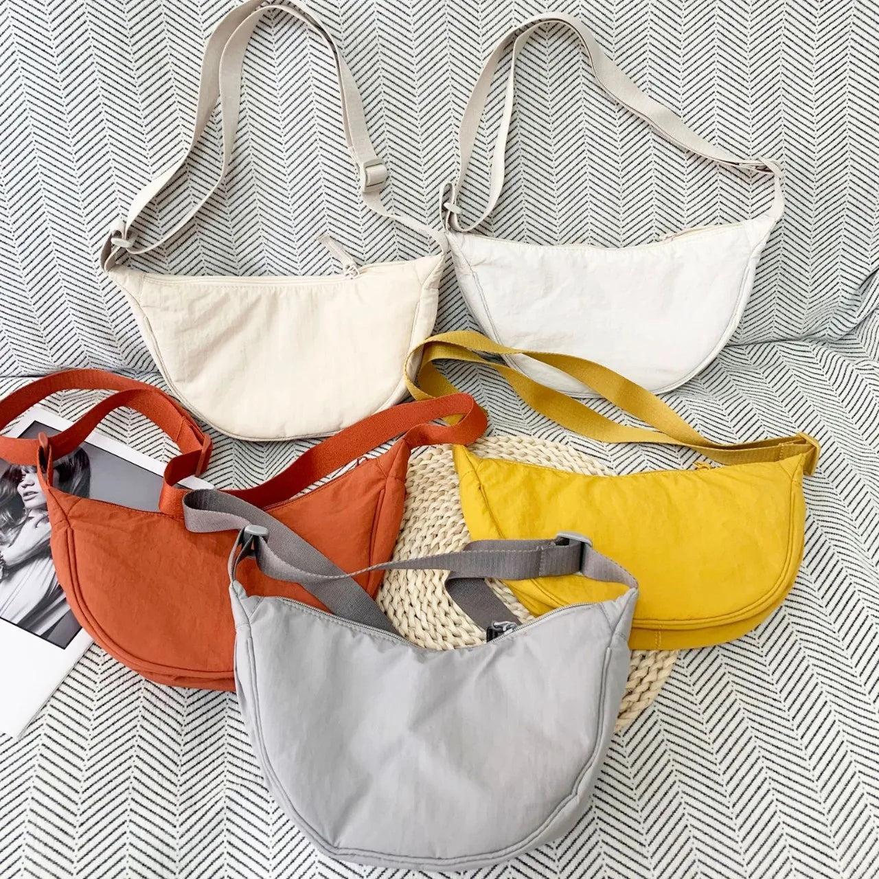 Casual Nylon Hobos Shoulder Bags for Women Lightweight Portable Ladies Crossbody Bag Simple Solid Color Female Handbags Purse
