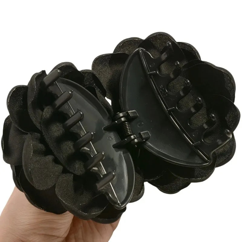 16 Colors Sweat Medium Size Cotton Fabric Rose Flower Hair Claw Clips for Women Korean Ctach Shark Clamp Hair Accessories 2024