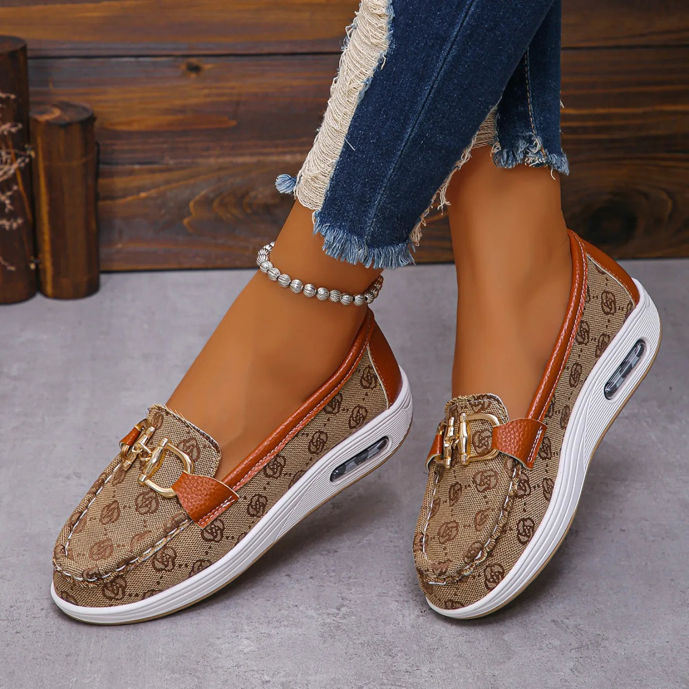 2024 New Autumn Women Trend Retro Designer Flat Shoes Women Fashionable Round Toe Metal Decoration Casual Shoes Zapatos De Mujer
