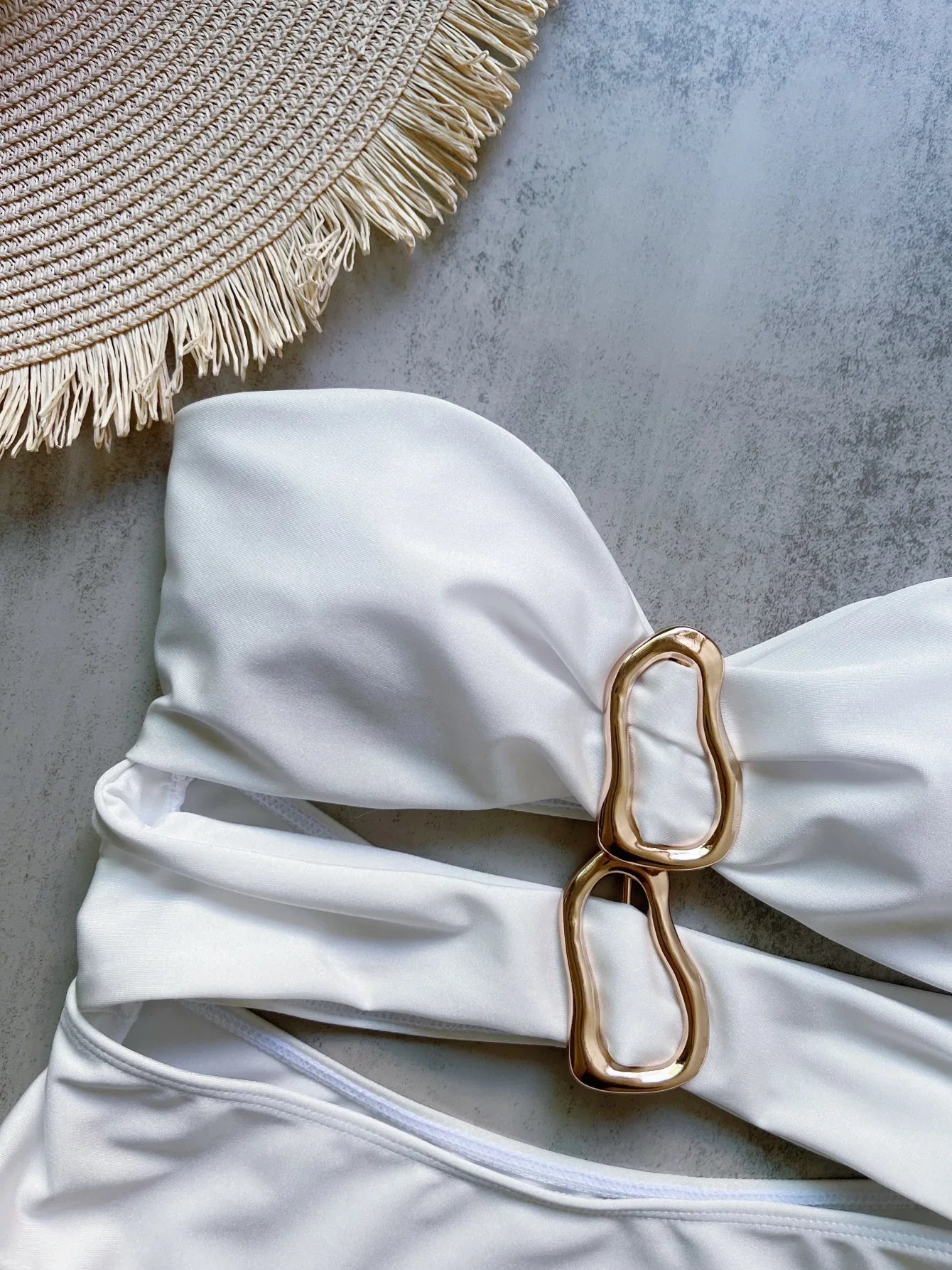 3 Colors Sexy Metal Rings Cut Out Women Swimwear One Piece Swimsuit Female Bandeau High Leg Cut Bather Bathing Suit Swim B022D