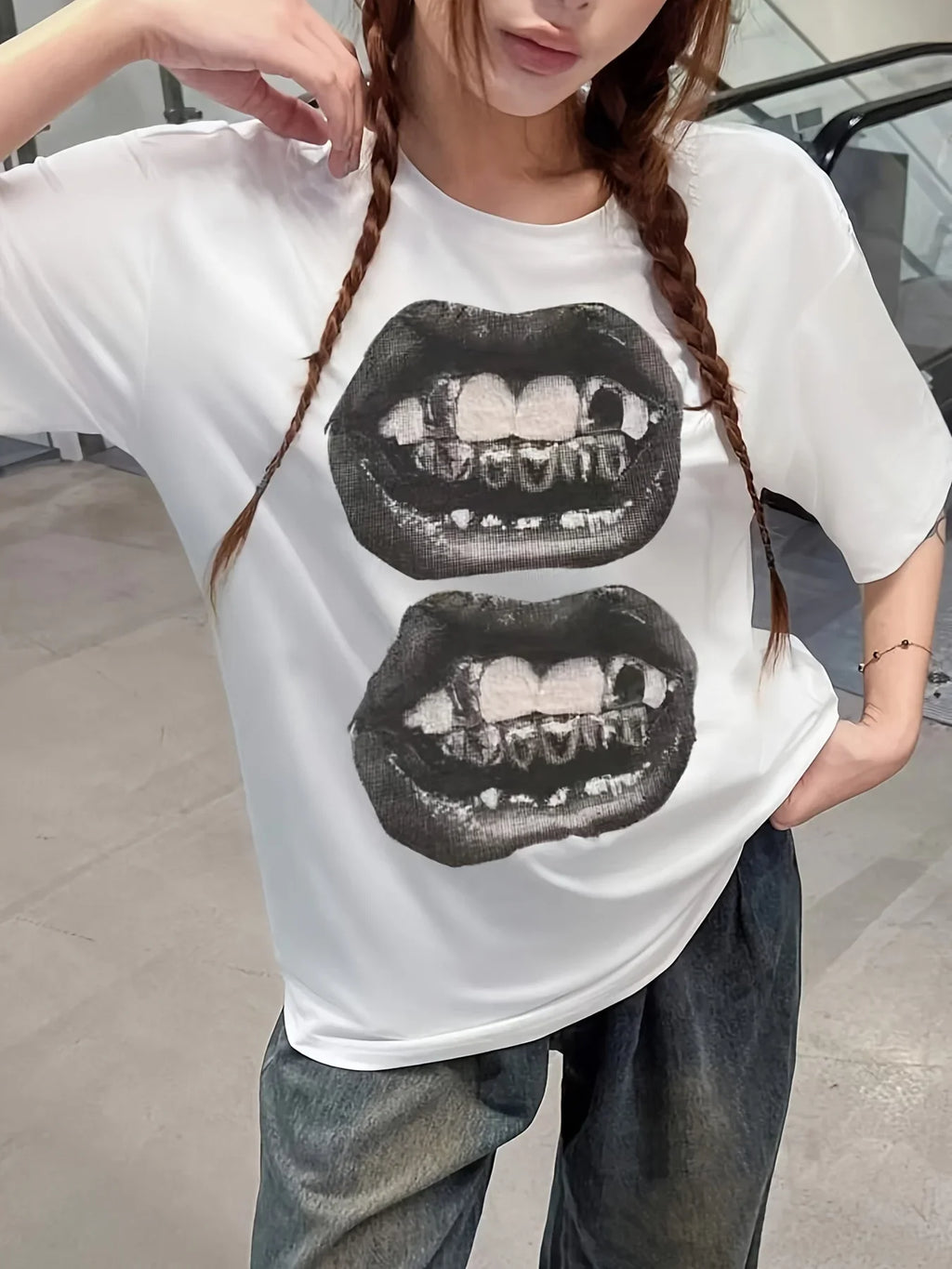 Chic Black & White Lips Graphic Tee for Women Casual Summer Short Sleeve T Shirt Stretchy Polyester Blend Machine Washable