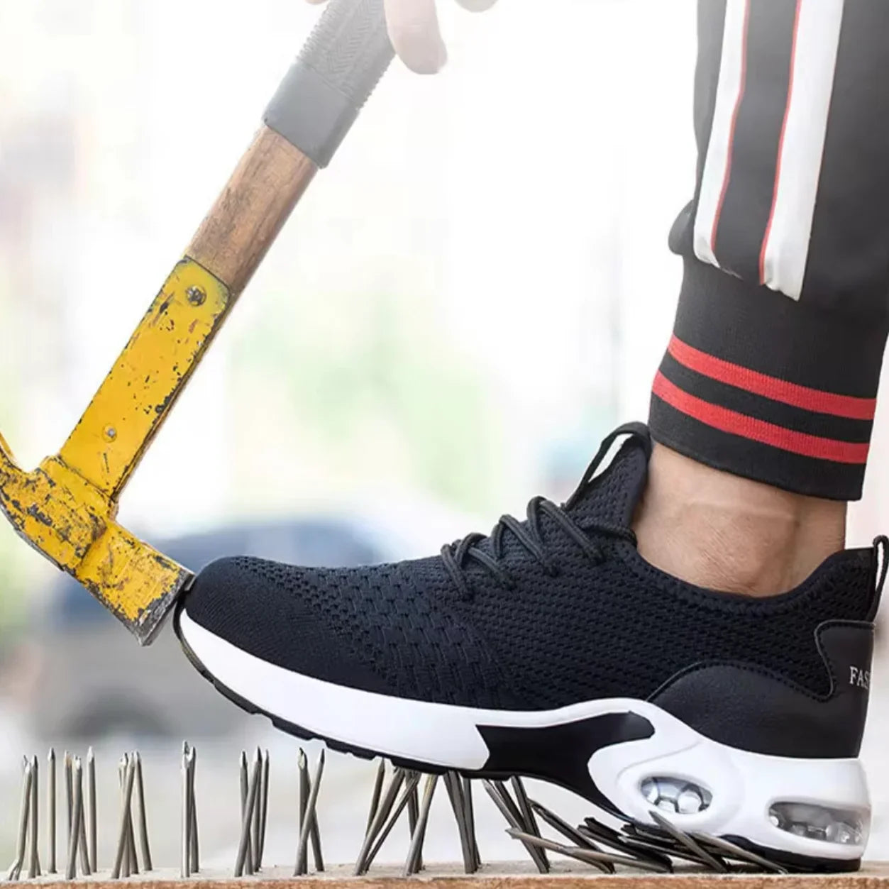 2025 Lightweight Men Safety Shoes Steel Toe Cap Work Sneakers Men Protective Shoes Anti-smash Anti-puncture Indestructible Shoes