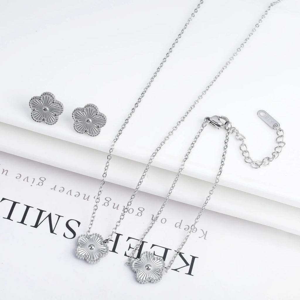 3Pcs Stainless Steel Hot Selling Gold Plated Clover Necklace Earrings Bracelet Jewelry Set Five Leaf Flower Jewelry For Women