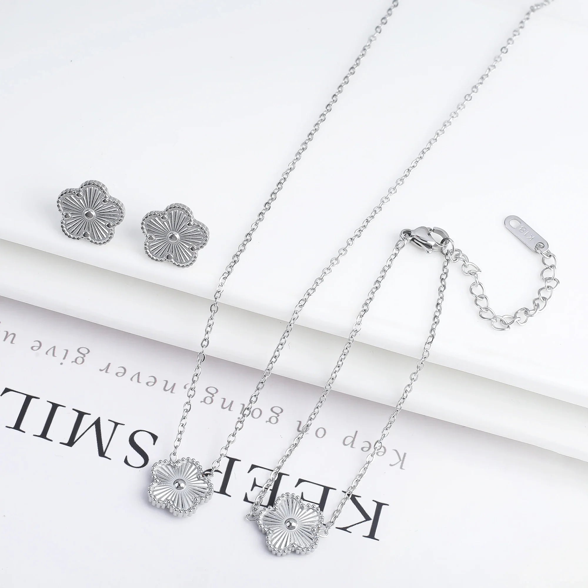 3Pcs Stainless Steel Hot Selling Gold Plated Clover Necklace Earrings Bracelet Jewelry Set Five Leaf Flower Jewelry For Women