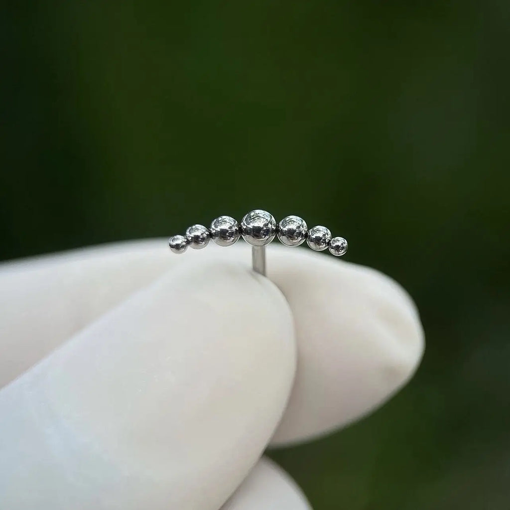 ASTM F136 Titanium Mirror Polish 7 Beads Cluster 16G Labret Cartilage Helix Conch Monroe Tragus Piercing Body Jewelry