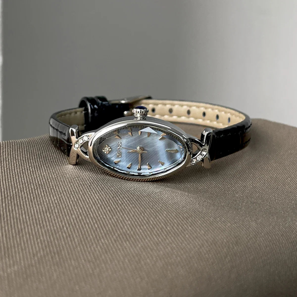 2025 Luxury Women's Quartz Watch Oval Sapphire Casual Ladies Clock Waterproof Brown Leather Elegant Ladies Watch