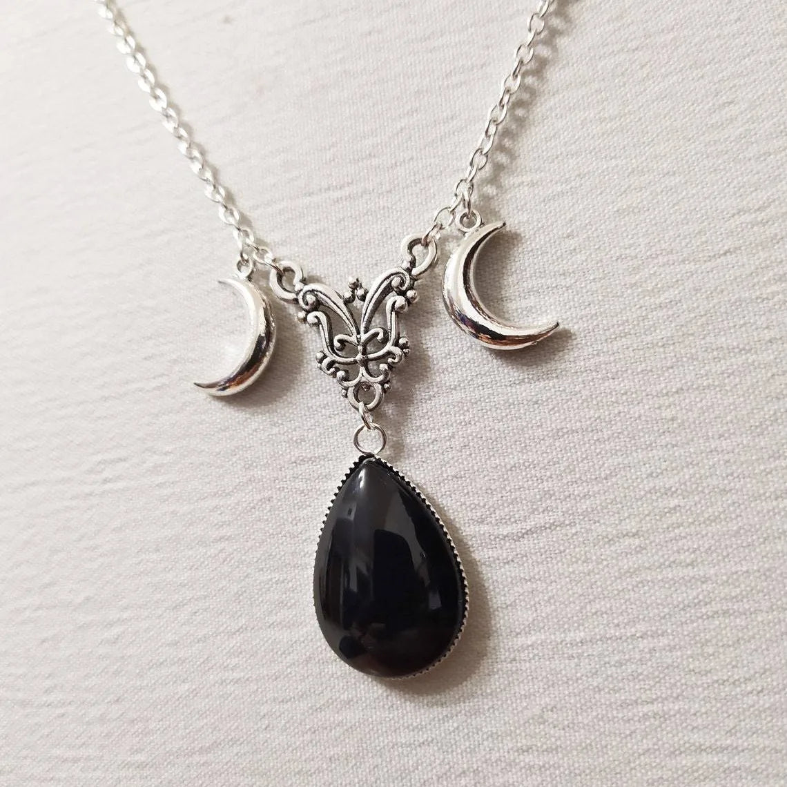 Gothic Vampire Drop Necklace For Women Girls Pagan Witch Jewelry Accessories Gift Vintage Moon Butterfly Blood Drop Demon Choker