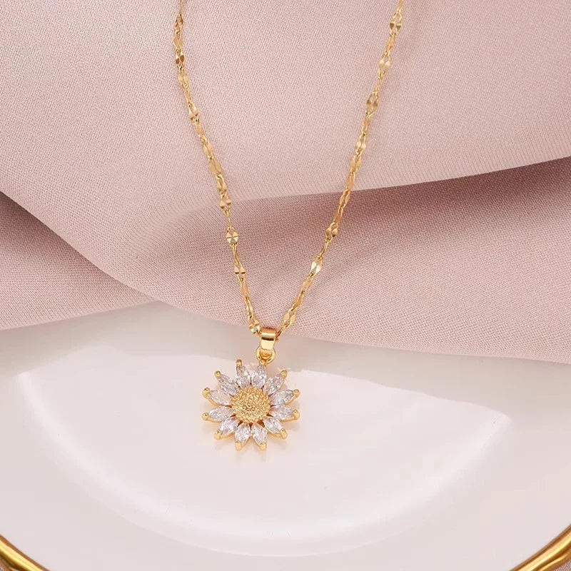 1PCS Gold-color Necklace Ladies Light Luxury Style Flower Pendant Inlaid Zirconia Titanium Steel Chain Holiday Jewelry