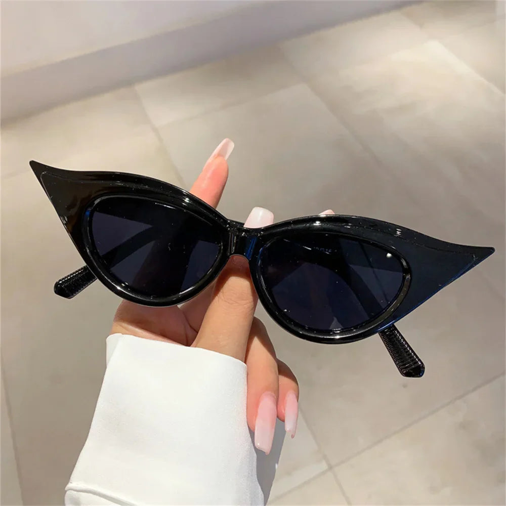 2024 Luxury Band Fashion Y2k Sexy Cat Eye Sunglasses Women Men Designer Snake Sun Glasses Gradient Shades Uv400 Oculo Eyewear