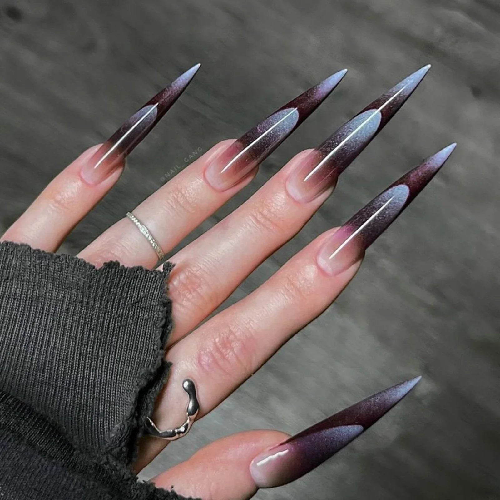 24pcs Glossy Black Fake Nails Set Press On Nail Tips Solid Color Long Stiletto Removable Artificial Nails Decoration Nail Art